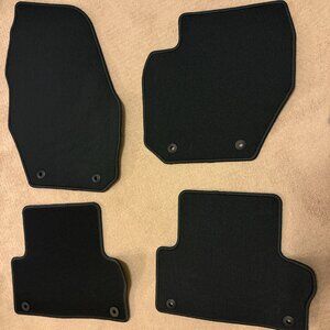 New OEM 2017 Volvo XC60 Carpeted Floor Mats – Set of 4 - Black